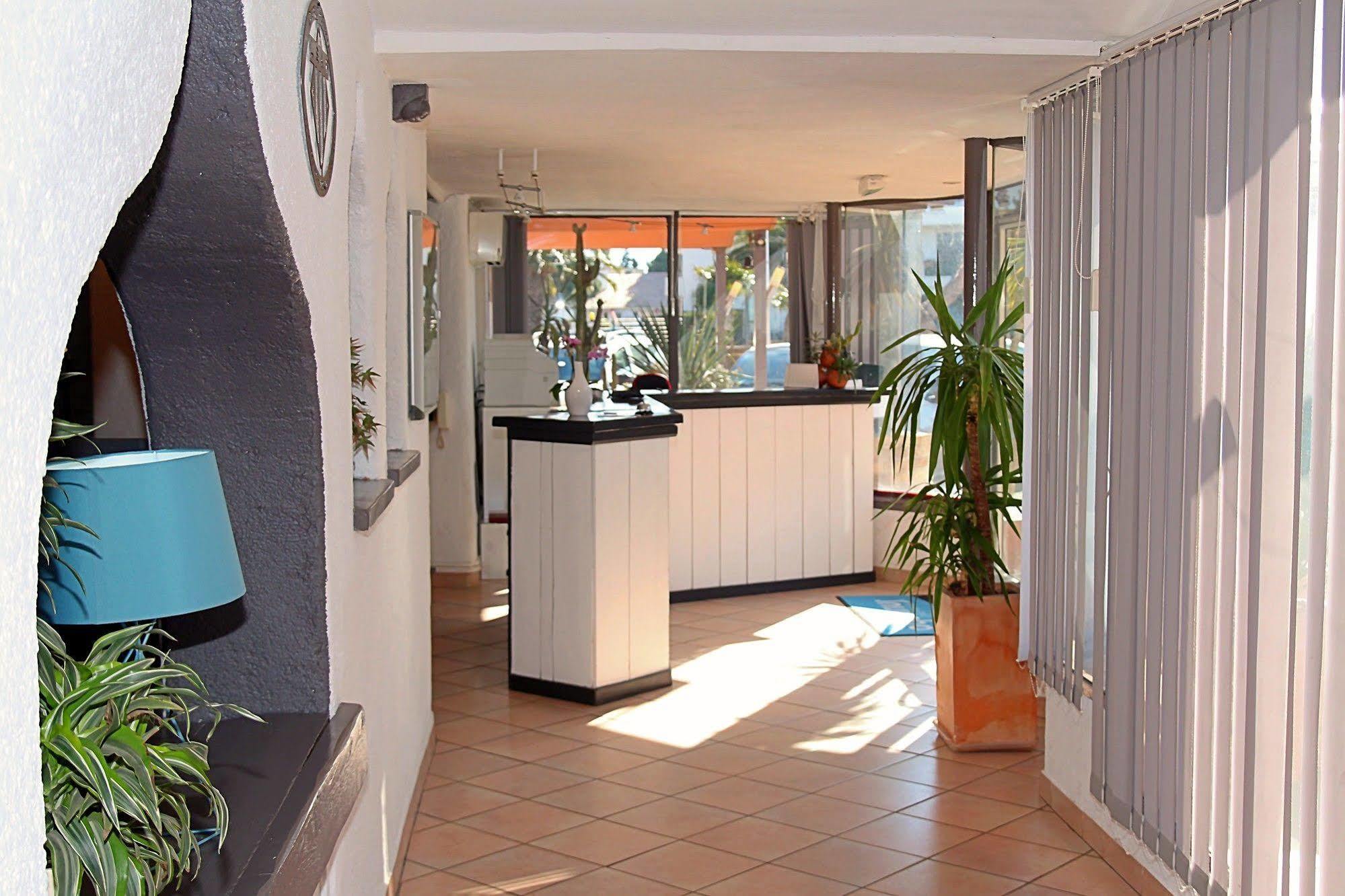 Hotel Aquarius Canet-en-Roussillon Exteriör bild