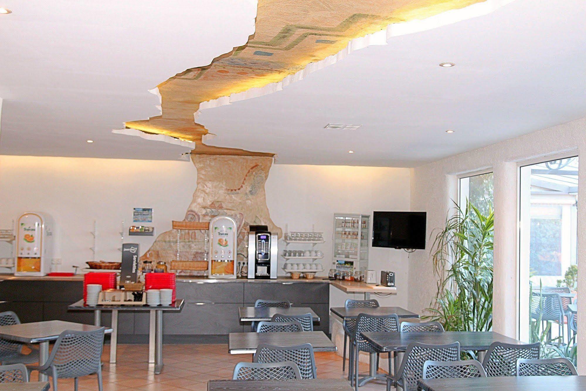 Hotel Aquarius Canet-en-Roussillon Exteriör bild
